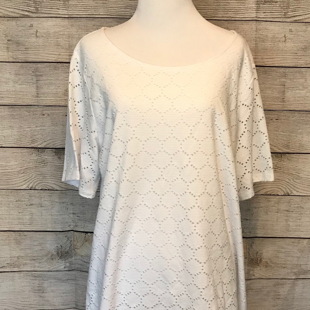 White lined eyelet t shirt